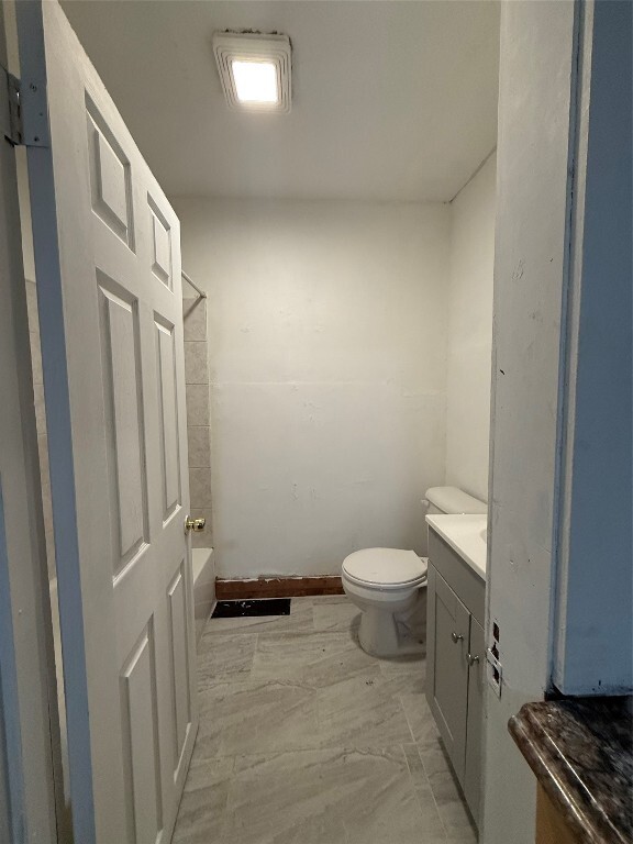 Building Photo - 198 Chapin St