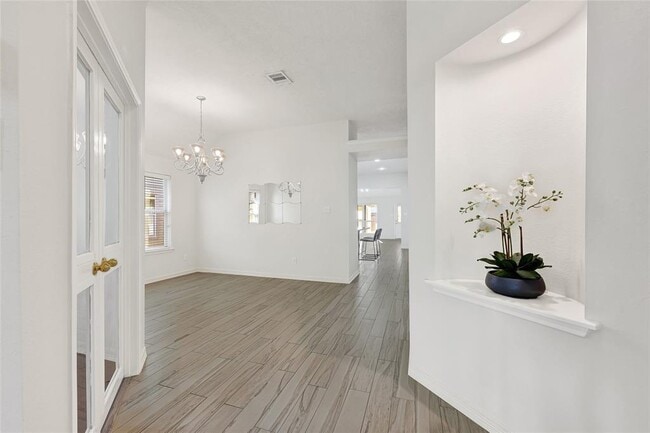Building Photo - 10823 Coral Garden Ln