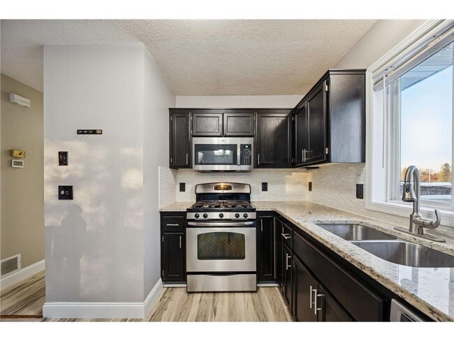 Building Photo - 3824 Tower Pond Dr