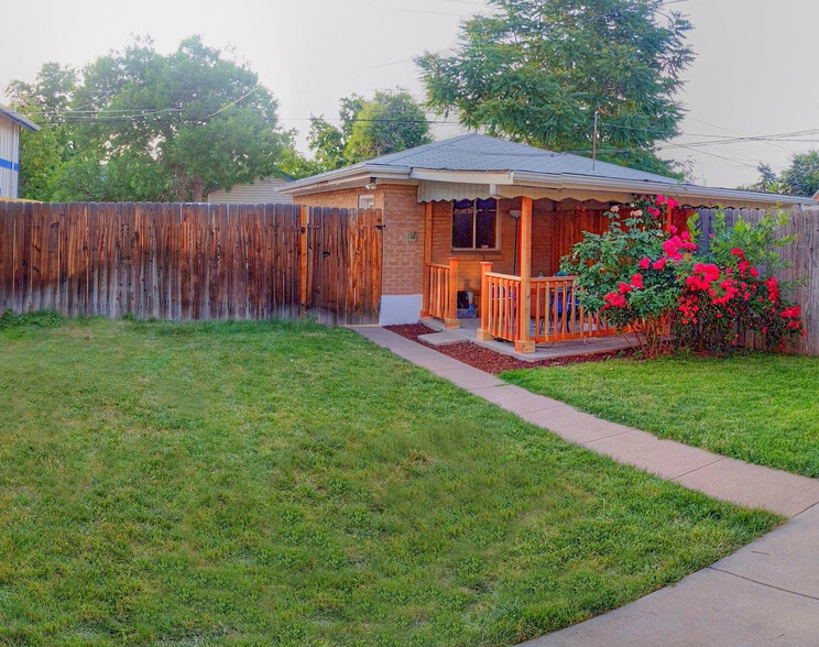 Building Photo - 2275 S Acoma St