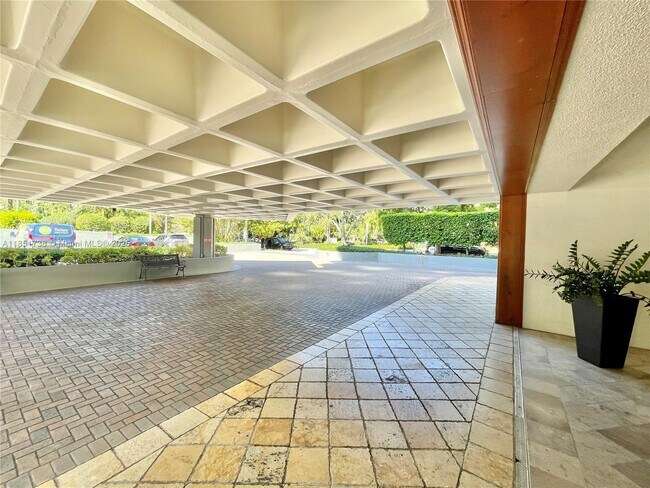Building Photo - 2501 Brickell Ave