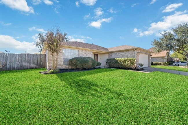 Building Photo - 17075 Great Glen Dr