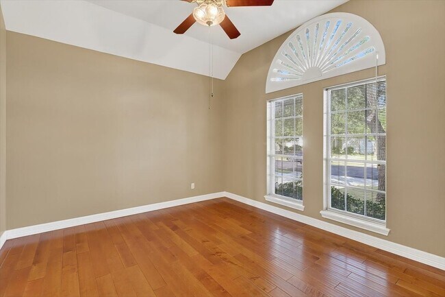 Building Photo - 8114 Etienne Dr
