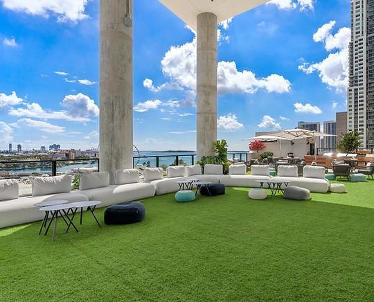 Building Photo - 398 NE 5th St