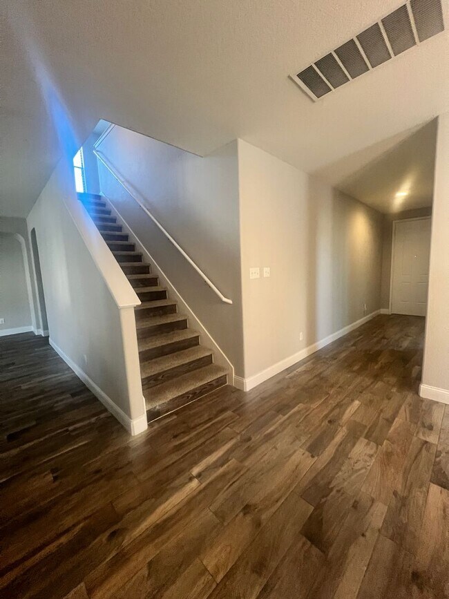 Building Photo - Rare Huge 5 Bedroom in Leander, TX