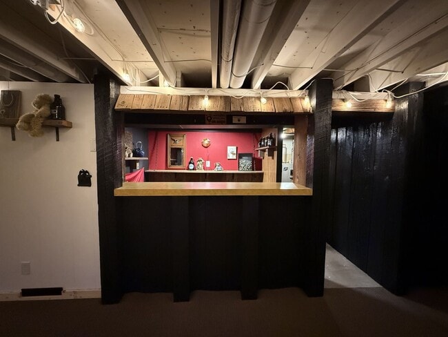 Building Photo - Spacious Rural Ranch!