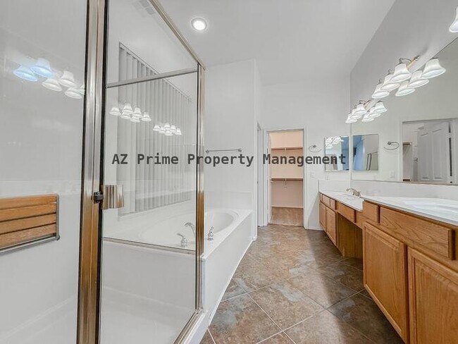 Building Photo - 890 N Bullmoose Dr