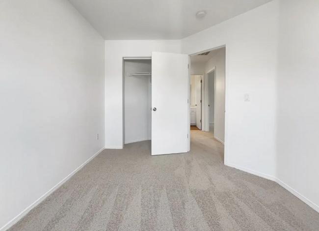 Building Photo - 21730 NE Palisade Pl