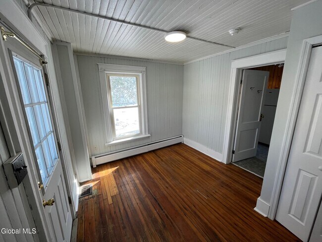 Building Photo - 372 NY-43