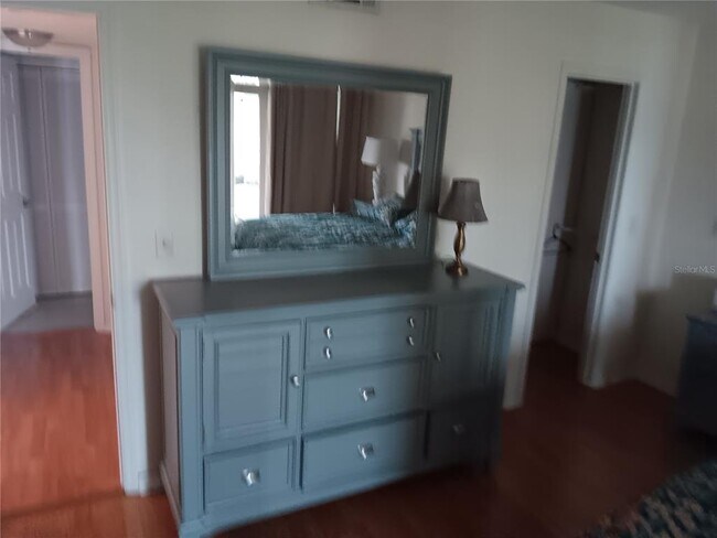 Building Photo - 7871 Sailboat Key Blvd S