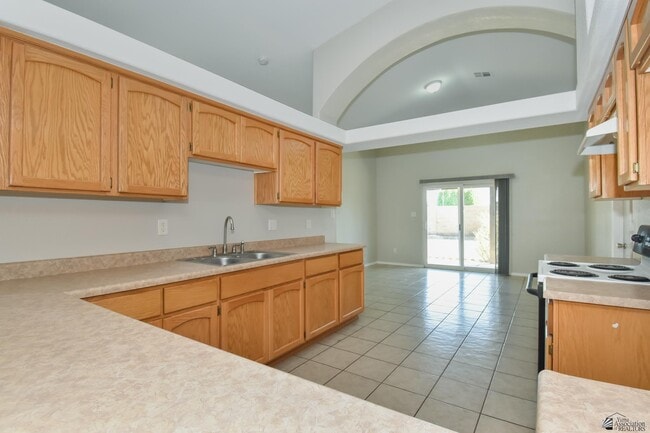 Building Photo - 1705 S 45th Dr