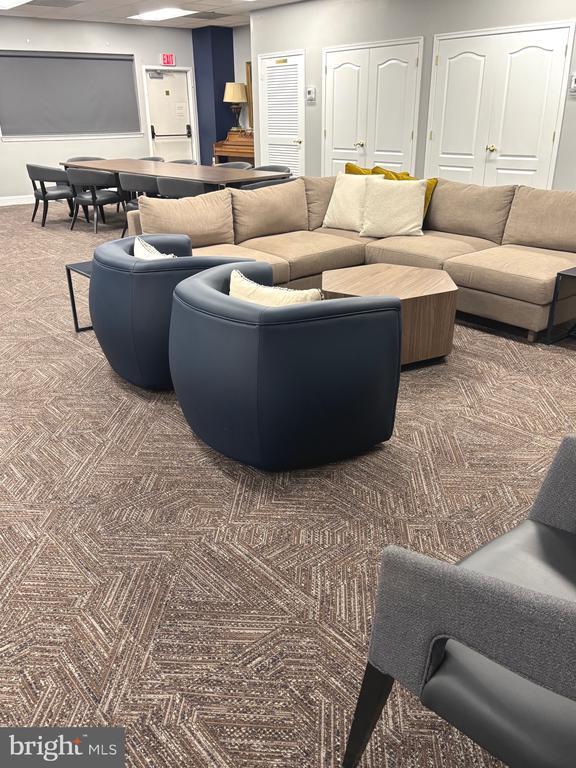 Building Photo - 1211 S Eads St