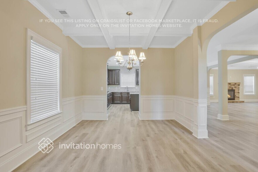 Building Photo - 598 Silver Oak Dr