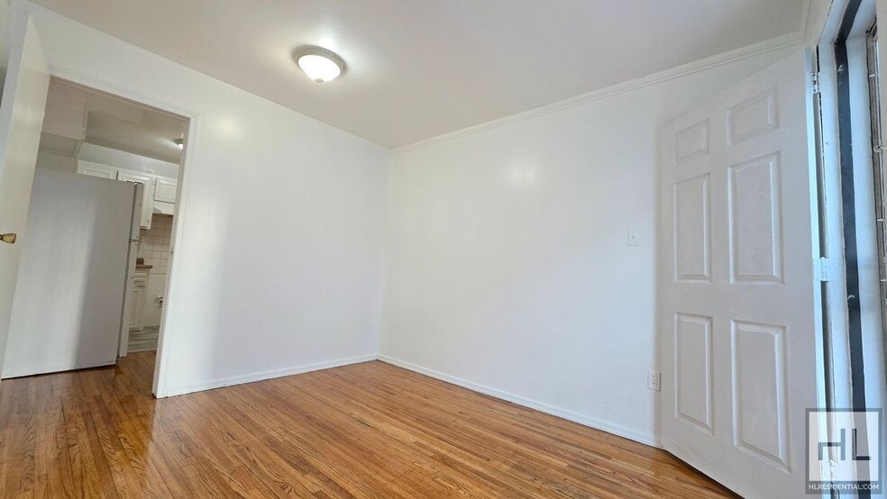 Building Photo - 9 STREET