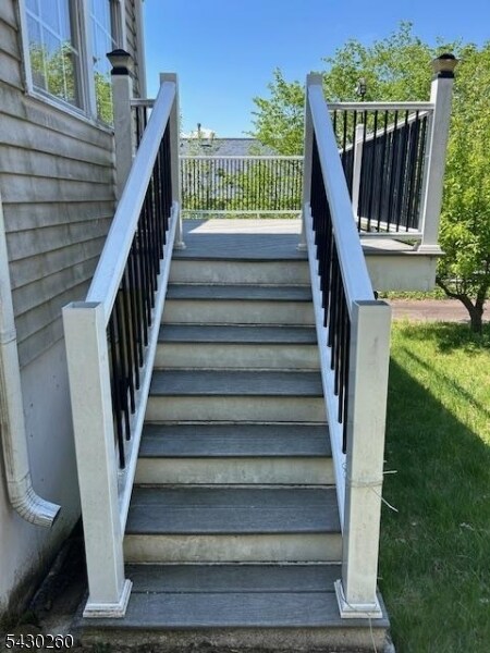 Building Photo - 305 Winding Hill Dr