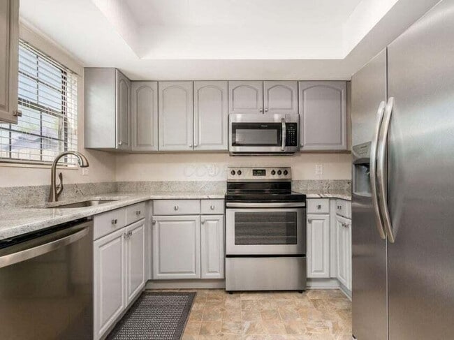 Building Photo - 5297 Brandy Oaks Ln