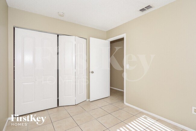 Building Photo - 8666 SW 14th St