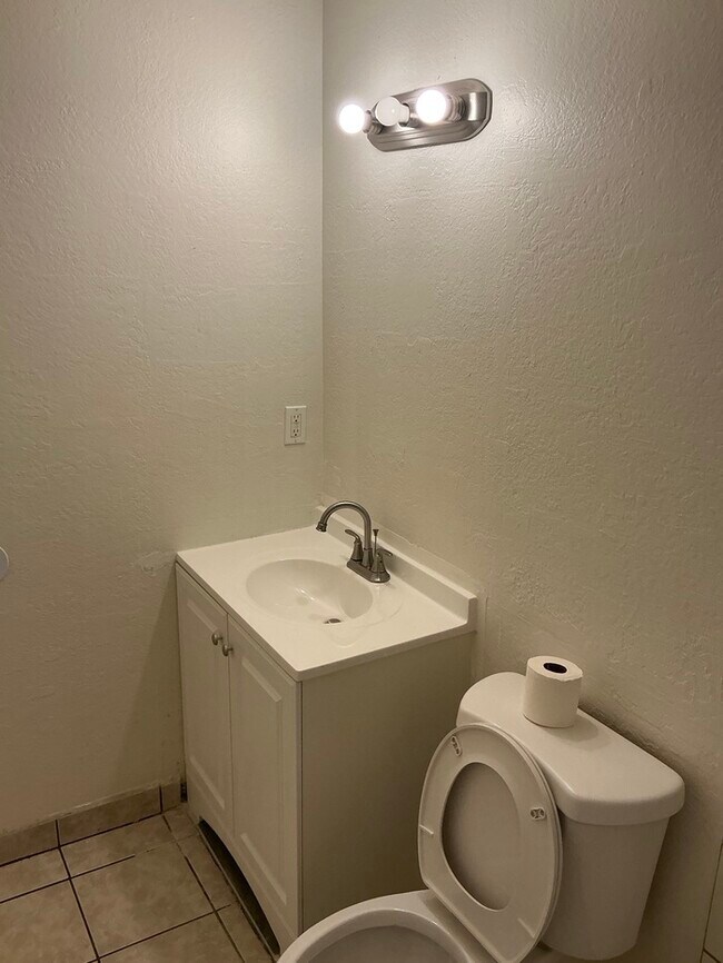 Building Photo - 1629 N 73rd Dr