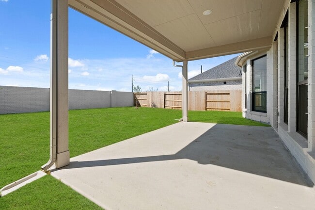 Building Photo - 6022 Regala Dr