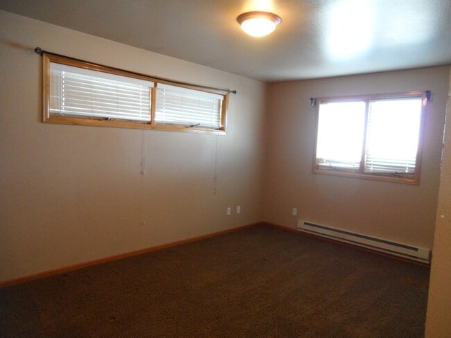 Building Photo - 1409 Thaxton Ct