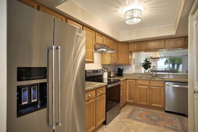 Building Photo - 830 N Atlantic Ave