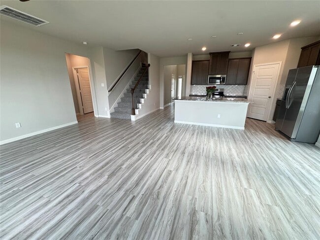 Building Photo - 27231 Blue Pool Dr