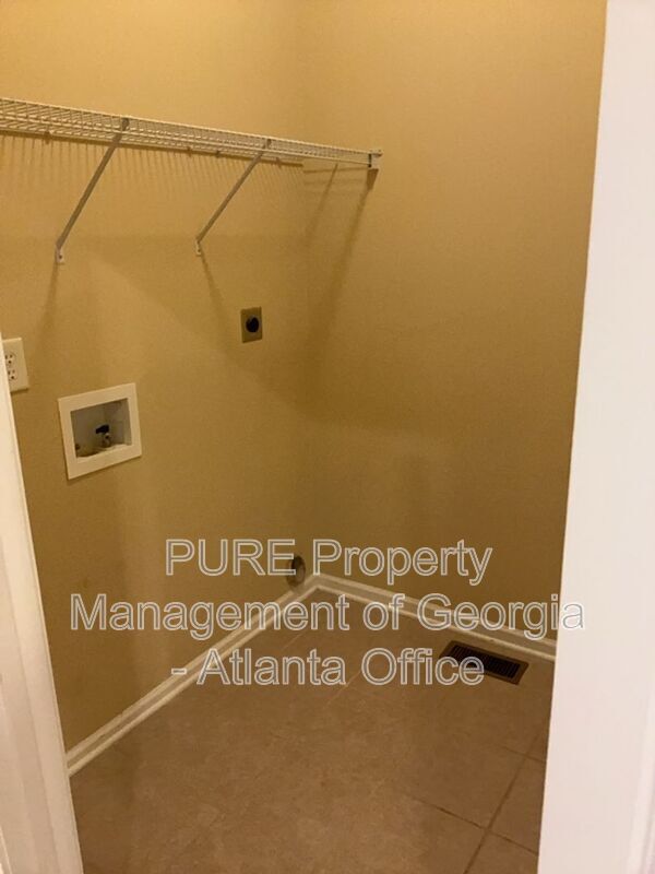 Building Photo - 1555 River Park Blvd