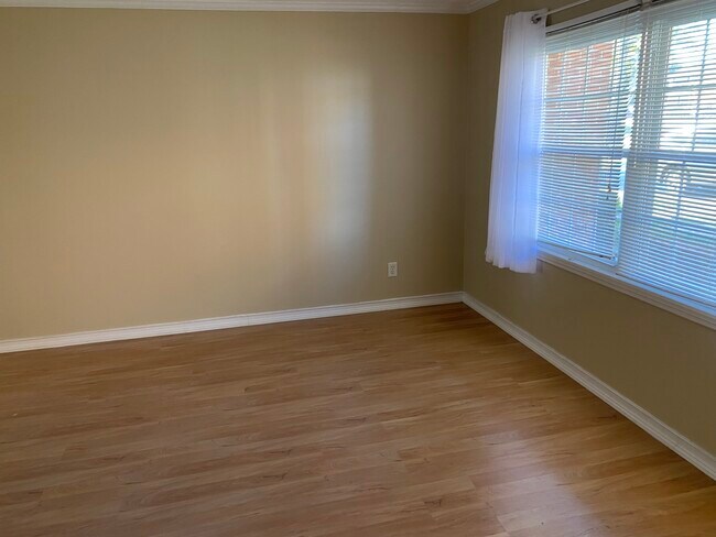 Building Photo - 4768 Champion Ct