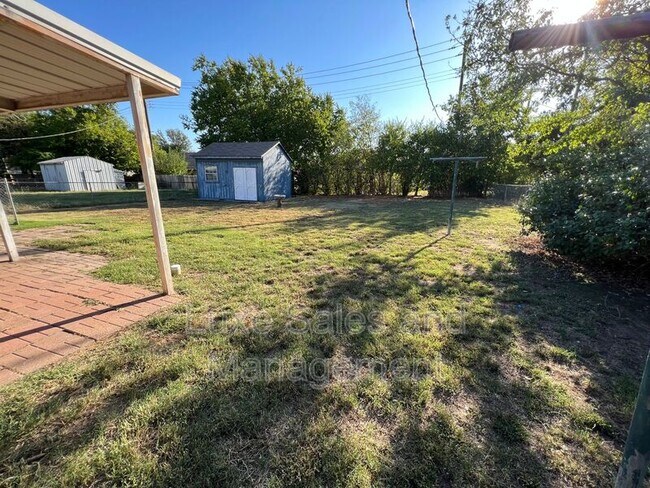 Building Photo - 1116 Harrington Dr