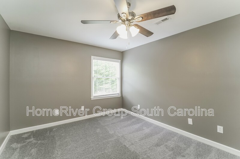 Building Photo - 667 Chelsea Ct