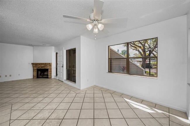 Building Photo - 10626 Longwood Dr