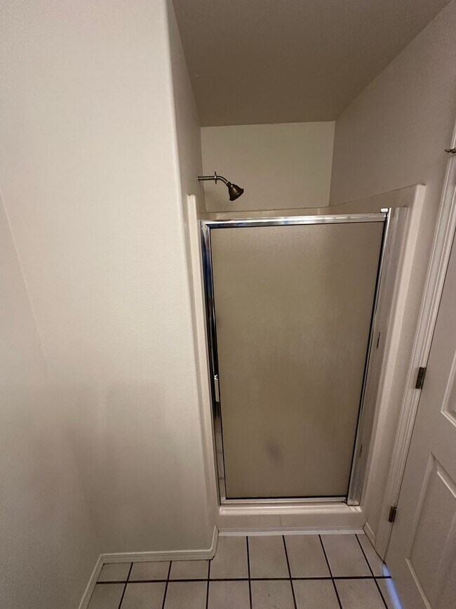 Building Photo - Recently Renovated Two Bedroom Two Bath Duplex