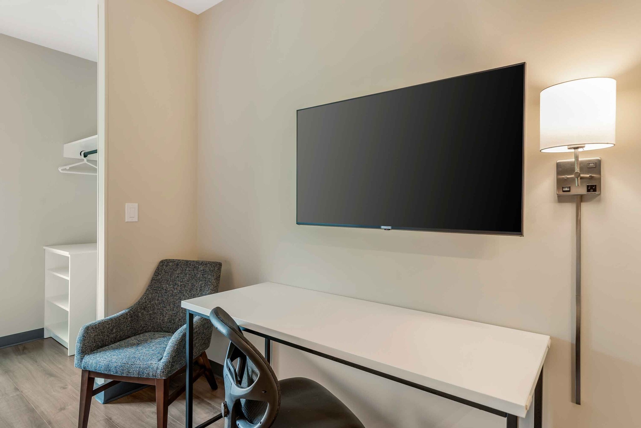 Building Photo - Furnished Studio-Charlottesville