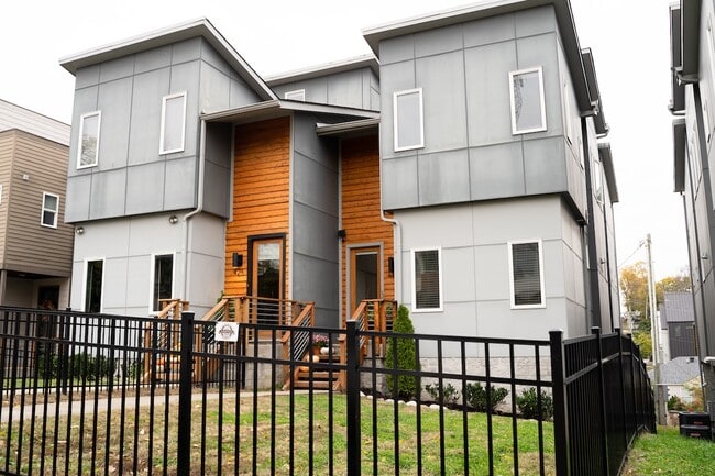 Building Photo - 424 36th Ave N