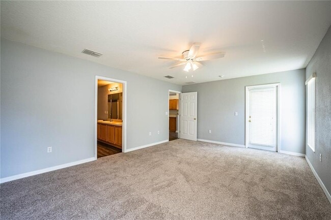 Building Photo - 233 Towhee Rd