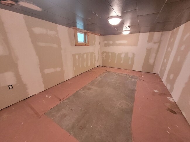 Building Photo - 866 Starr Ave