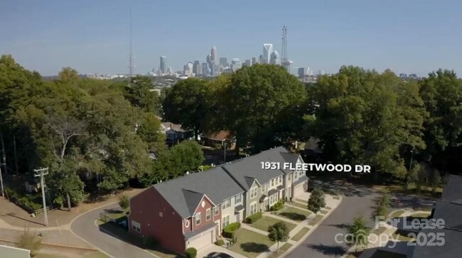 Primary Photo - 1931 Fleetwood Dr