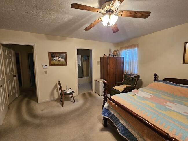 Building Photo - 1876 S Mt Juliet Rd