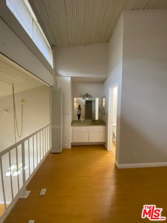 Building Photo - 5460 White Oak Ave