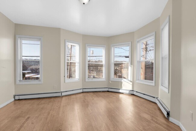 Building Photo - 284 WATCHUNG Ave