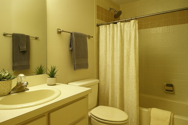Building Photo - Belle Isle, A Spacious 3/2 Single family h...