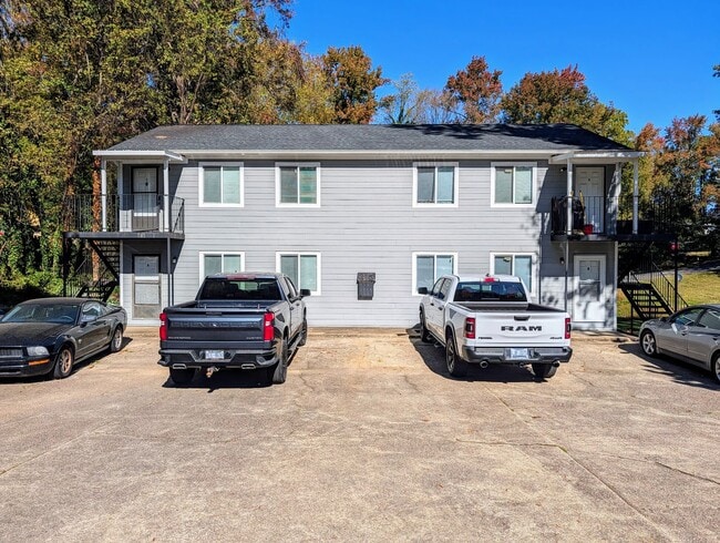 Primary Photo - 315 Edward St