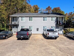 Building Photo - 315 Edward St