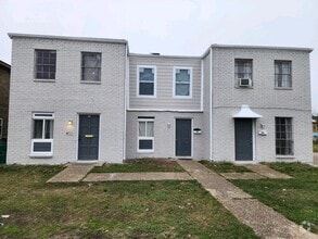Building Photo - 210 Helen St