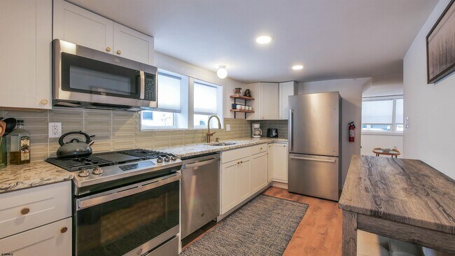 Building Photo - 106 N Portland Ave