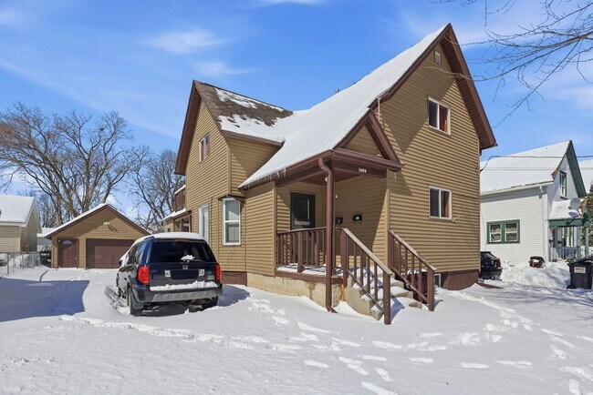 Building Photo - 1028 S 14th St