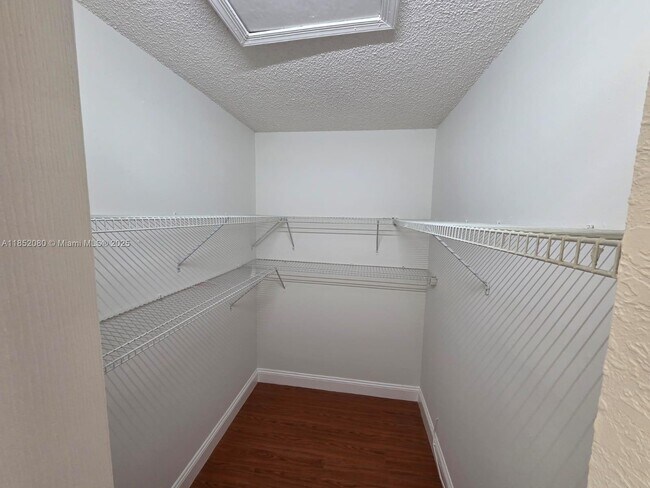 Building Photo - 9158 NW 44th Ct