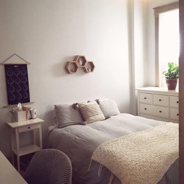 Building Photo - 2558 W Iowa St