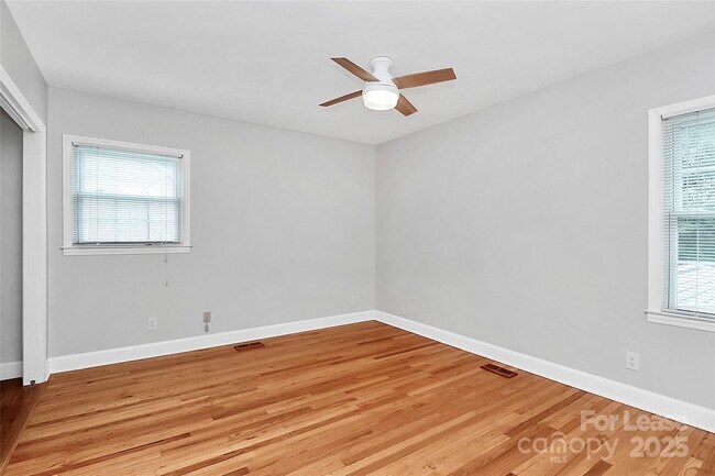 Building Photo - 6908 Lancer Dr