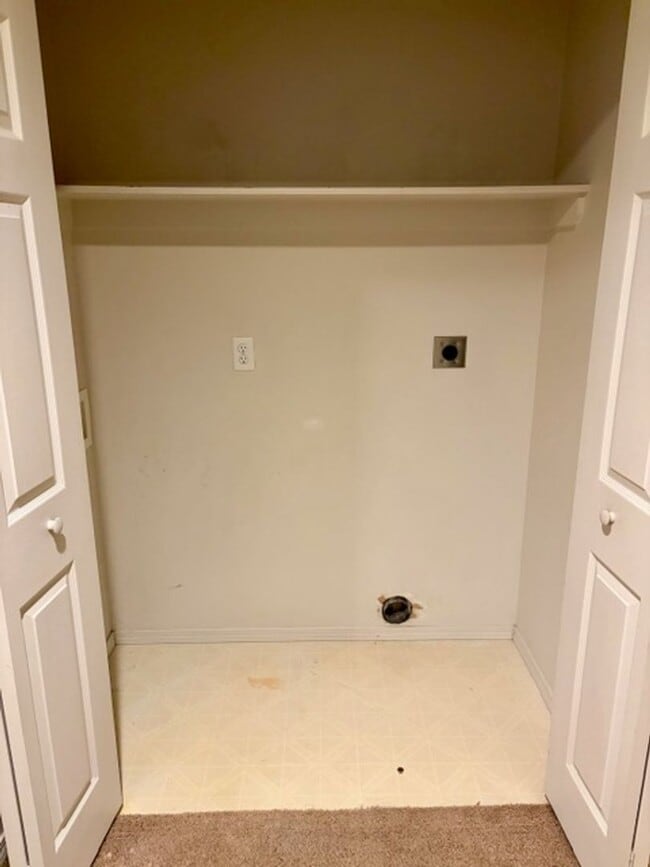 Building Photo - 3 Bed / 2.5 Bath Townhouse – Bozeman, MT  Price Reduced!